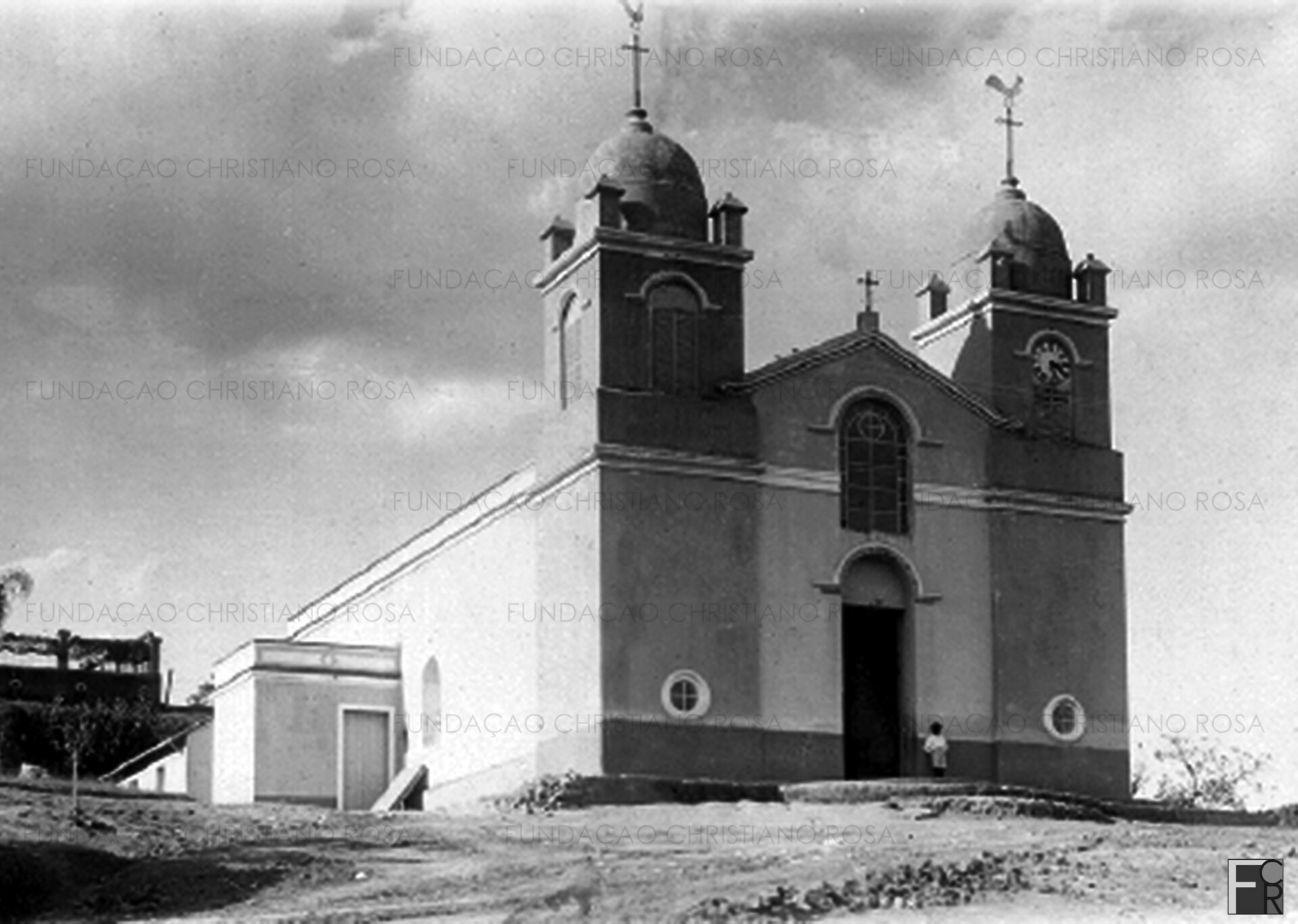 Antiga Matriz de São Miguel, atual Igreja de São Miguel e Almas. Foto da década de 1940.