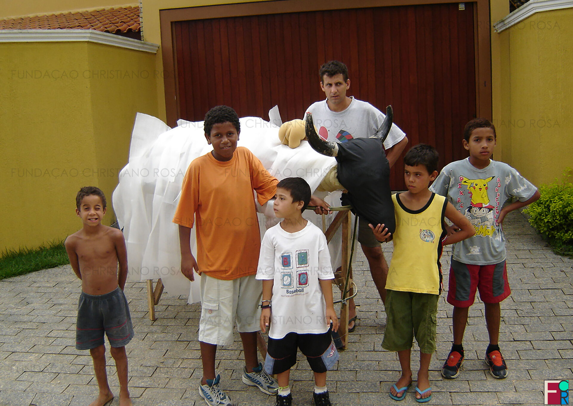 Etapa de montagem do Boi de Carnaval.