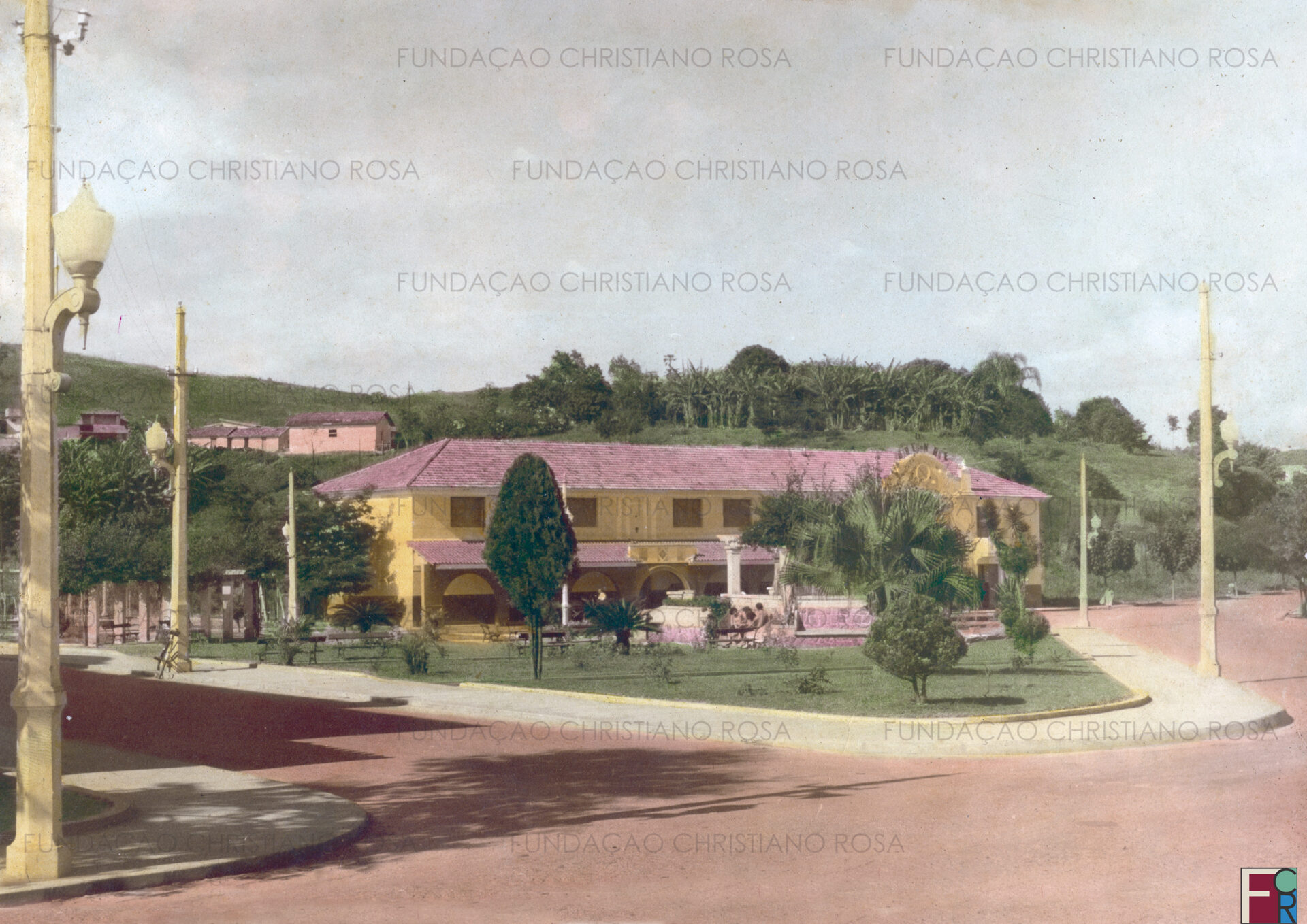 A Praça Duque de Caxias com o prédio do Cine Estrela do Norte; conjunto de beleza ímpar que merecia ser preservado.