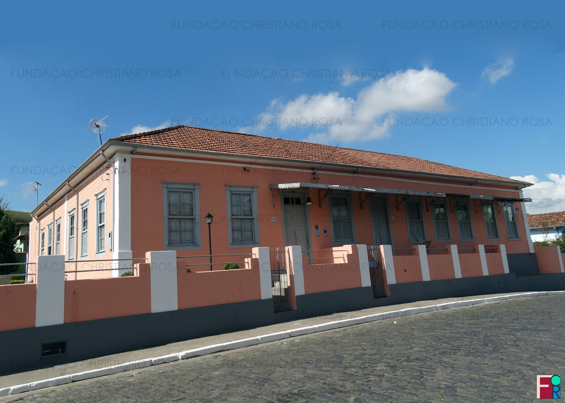 Antiga residência da família Relvas, atualmente de propriedade da família de Gabriel Benfica.