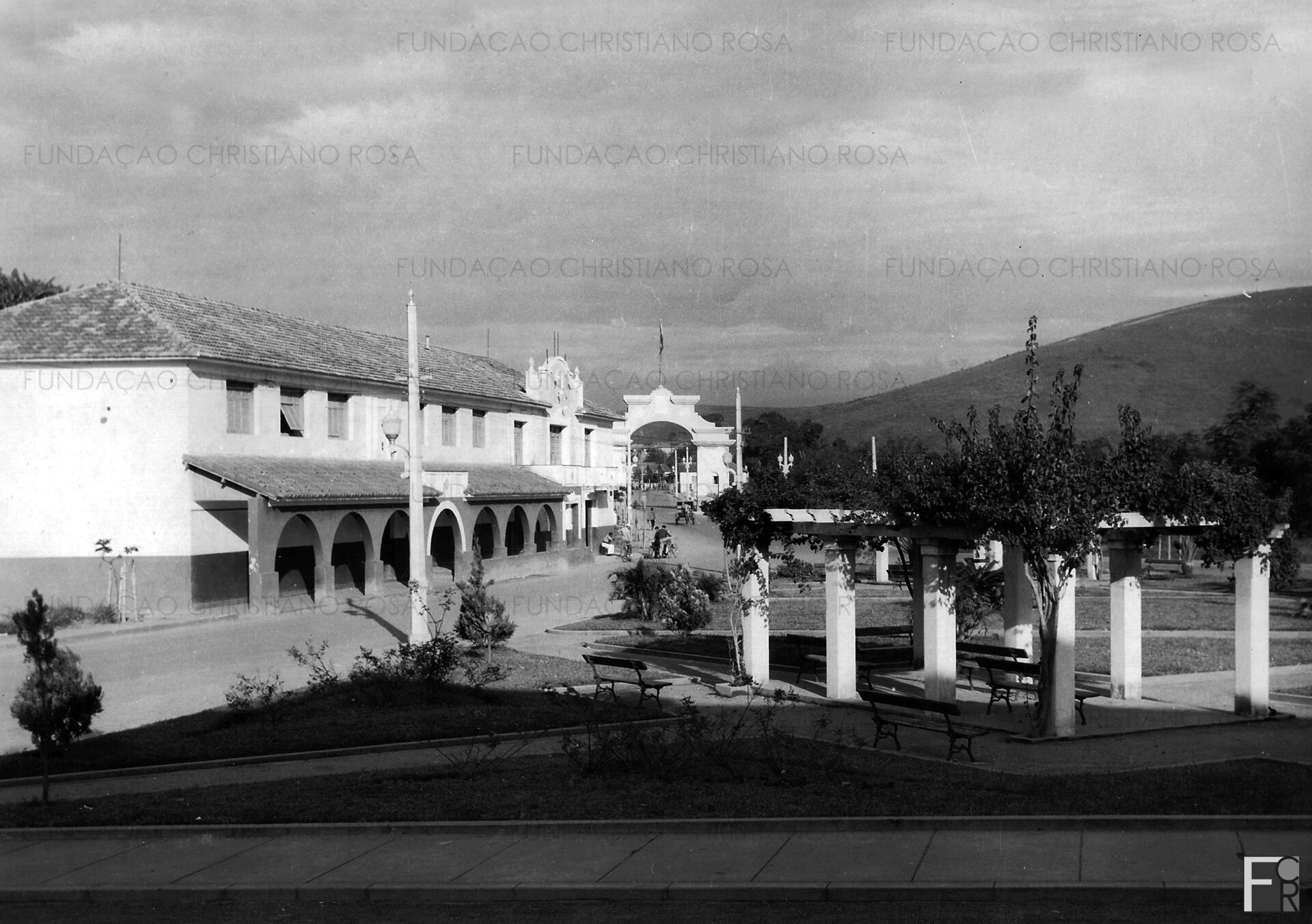 Cine Estrela do Norte, na Praça Duque de Caxias, em Piquete, SP.
