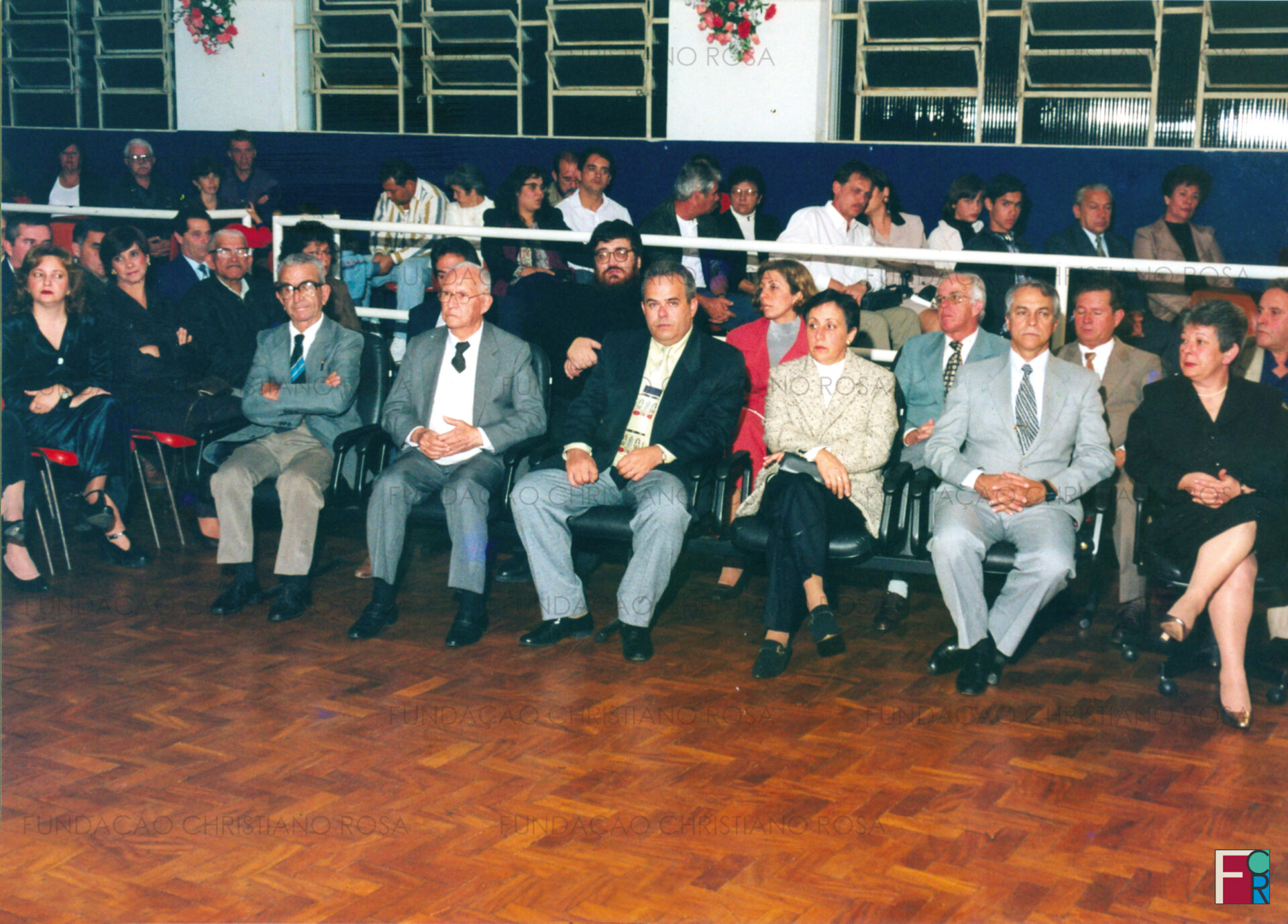 Convidados da Câmara Municipal de Piquete para a Sessão Solene comemorativa do aniversário do município, em junho de 1996. Na foto, partir da esquerda, entre outros, os irmãos Carlos e João Vieira Soares, ?, Mariazinha Zaroni, Cel. Rocha Santos, e Teca Gouvêa.