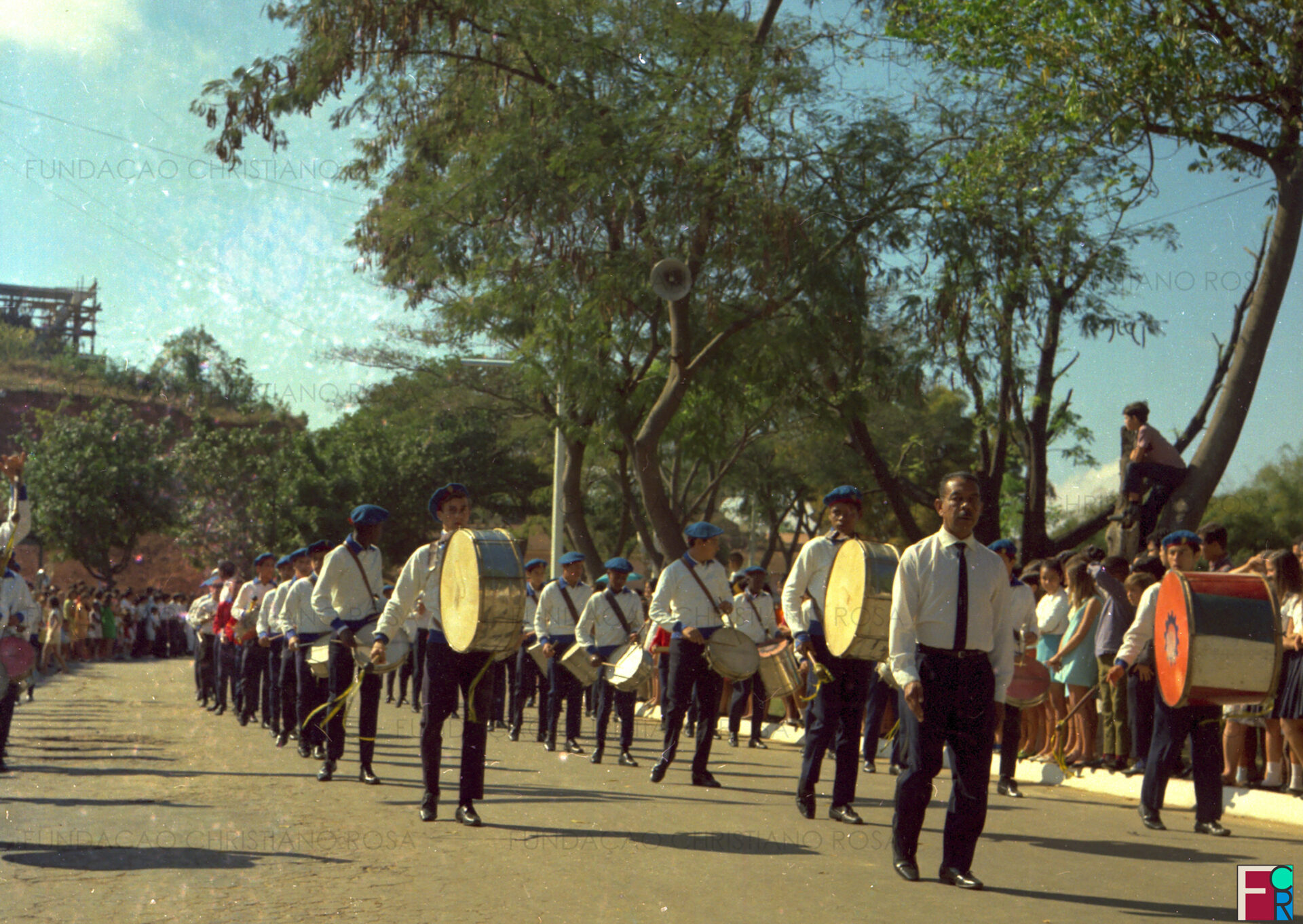 Desfile de 7 de Setembro na Praça Duque de Caxias, em Piquete, SP. Foto de Dogmar Brasilino.