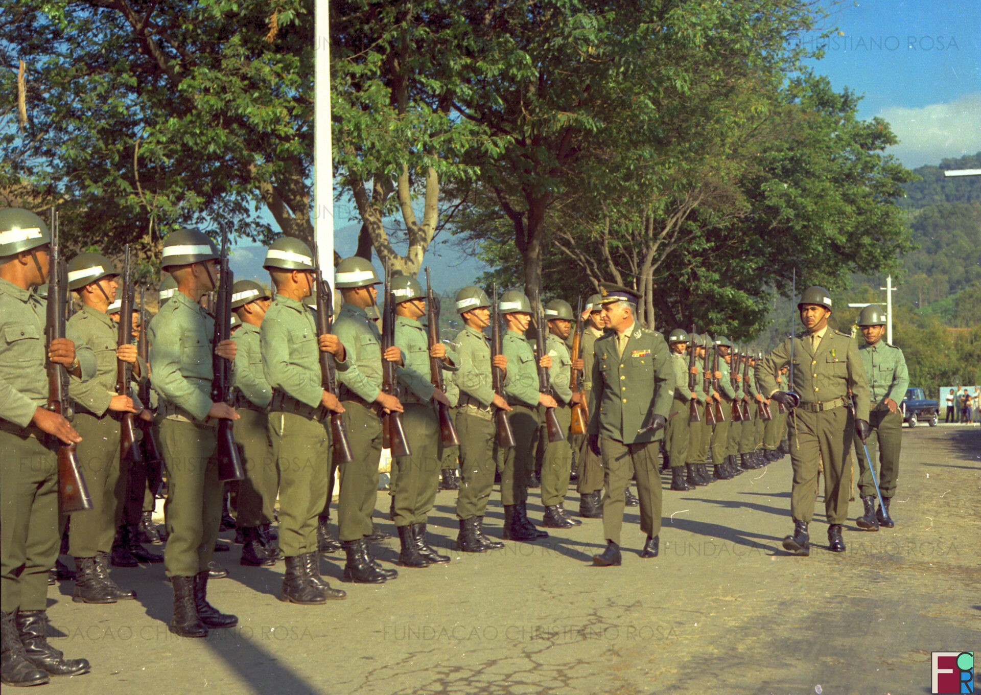 Desfile de 7 de Setembro na Praça Duque de Caxias, em Piquete, SP. Foto de Dogmar Brasilino.
