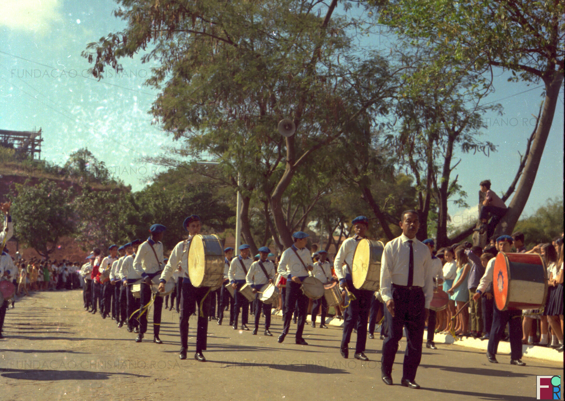 Desfile de 7 de Setembro na Praça Duque de Caxias, em Piquete, SP. Foto de Dogmar Brasilino.