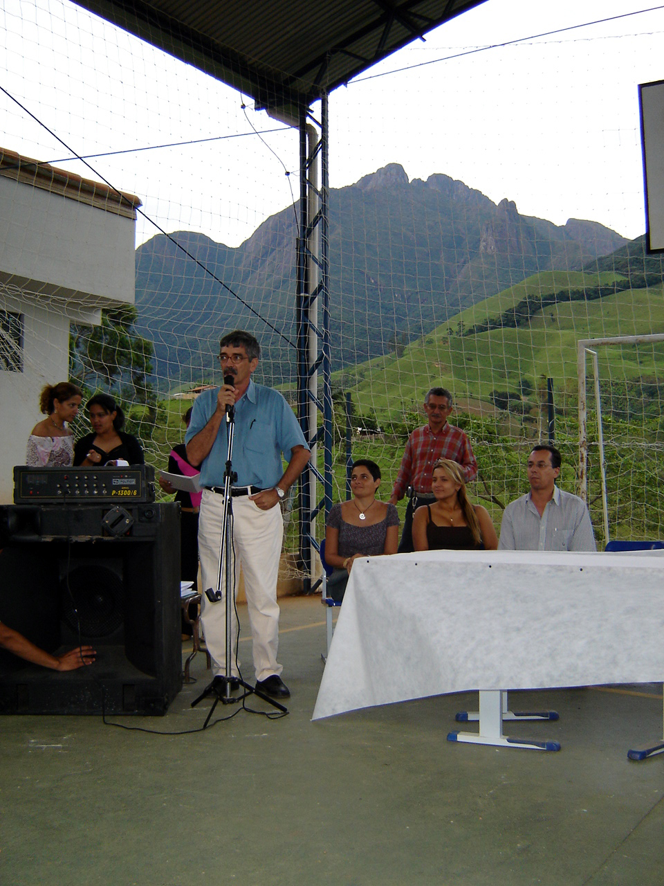 Encerramento de Projeto no Bairro dos Marins – Bairro dos Marins, 27-11-2004 – Paulo Noia de Miranda, então Presidente da FCR