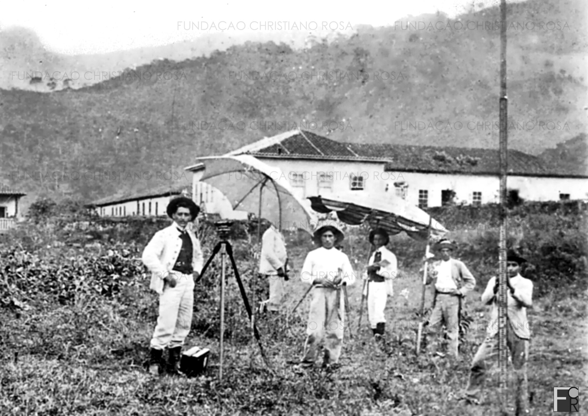 Fazenda da Limeira. Pertenceu ao Cel. Luiz Relvas, que a vendeu ao Governo Federal em julho de 1905 para a instalação da Fábrica de Pólvora.