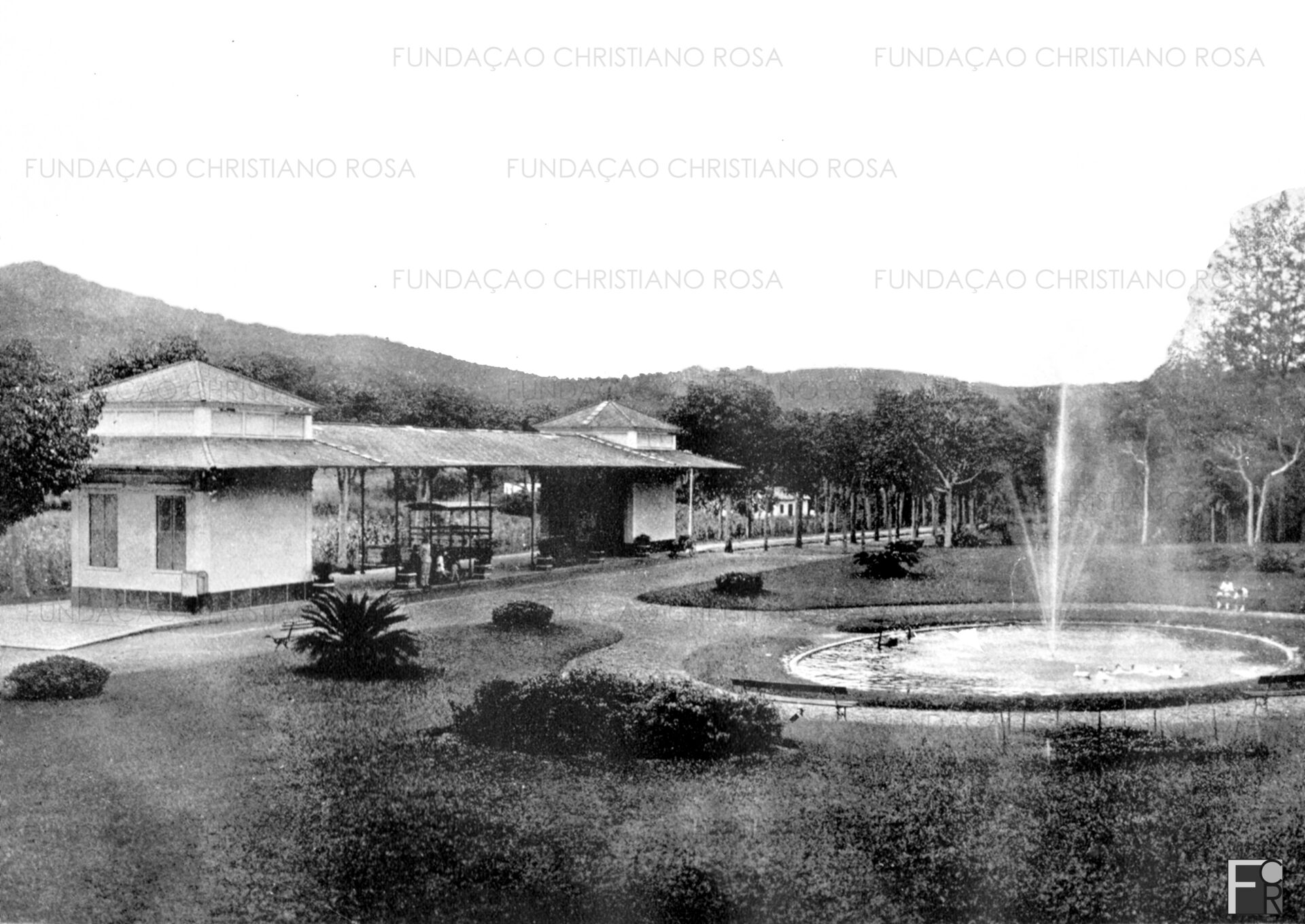 Praça da Estação Estrela do Norte, na Vila Militar da Estrela. Foto de 1922.