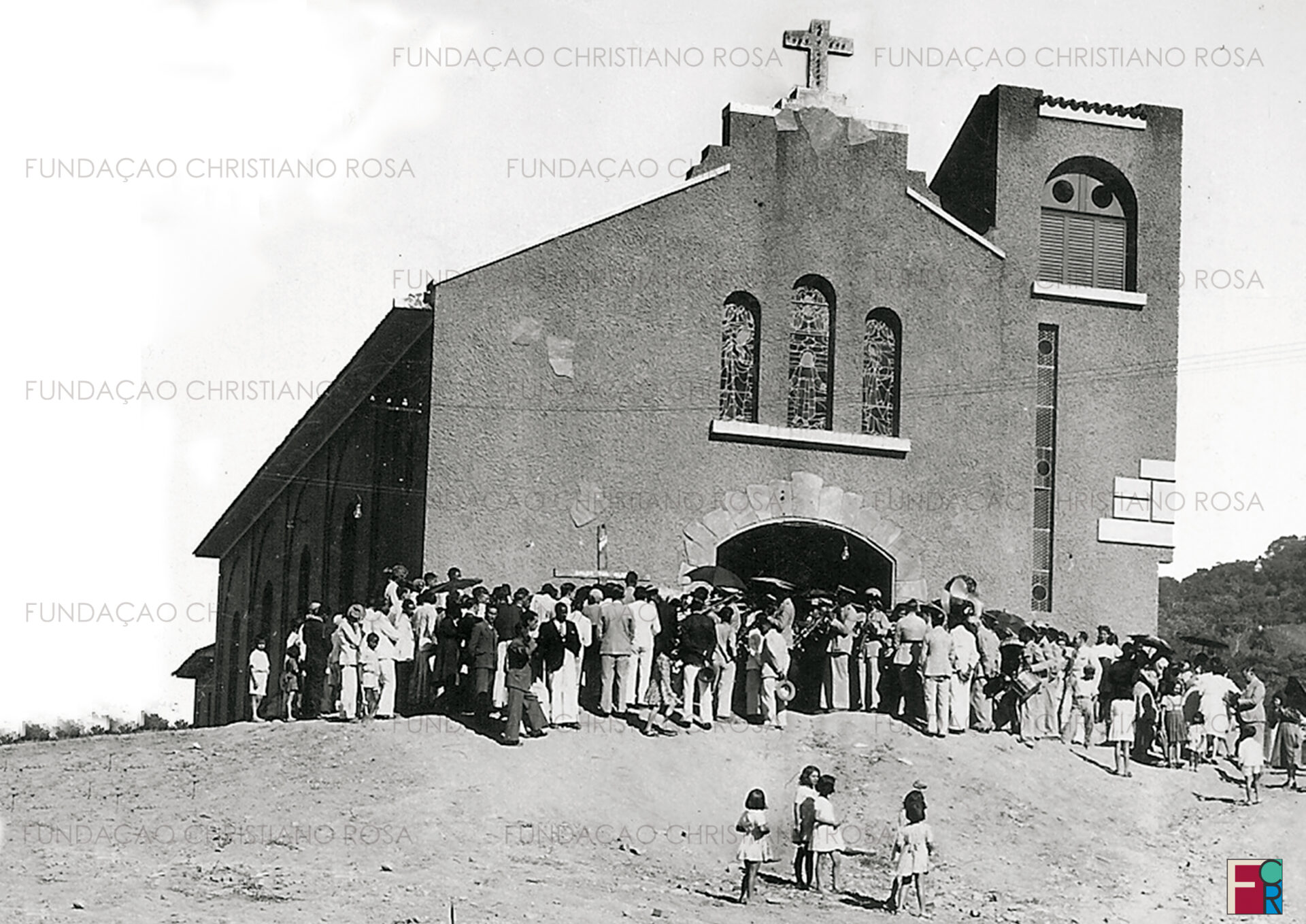 Igreja de São José, no bairro do mesmo nome, por ocasião de sua inauguração, em 14 de abril de 1940.