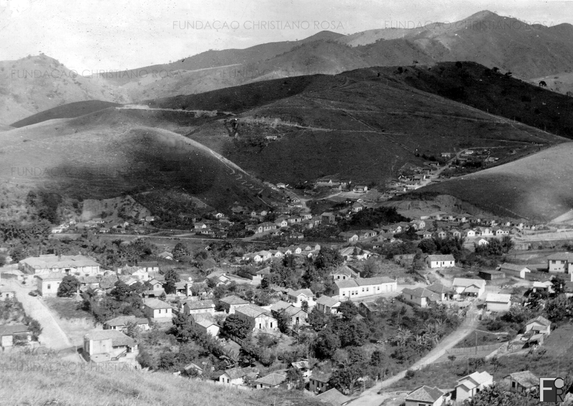Vista parcial de Piquete, vendo-se as ruas: Barão da Bocaina, à esquerda e Modesto Gonçalves, à direita. Ao centro, a Rua São Miguel.