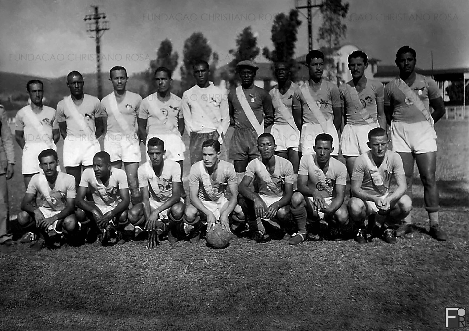 Equipe do Estrela em 1948: Em pé, da E/D: Quido, Alfredo, Adeildo, Edward, Divino, Adeodato, Luiz de Barros, Carlinhos, Jacob Meier e Coutinho. Agachado, da E/D: Macaé, Durval, Bacalhau, Muriaé, Salvador, Araújo e Metropolo.