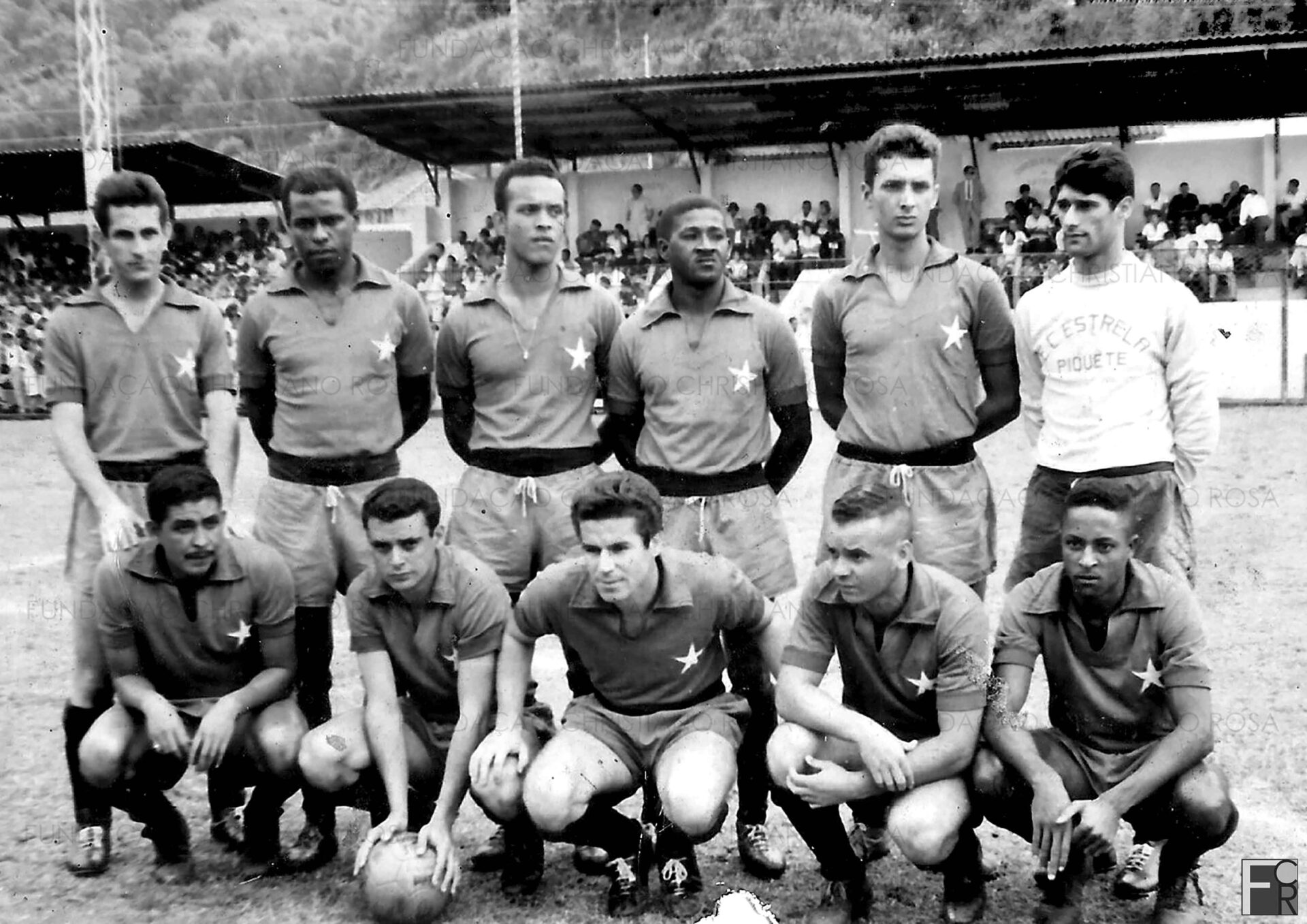 No Campo do Estrela: A partir da esquerda; em pé: Pedrinho, Giba, Daniel, Batista, Humberto e Celso Torino. Agachados: Barbará, Ivan, Ely, Hilton e Silvinho.