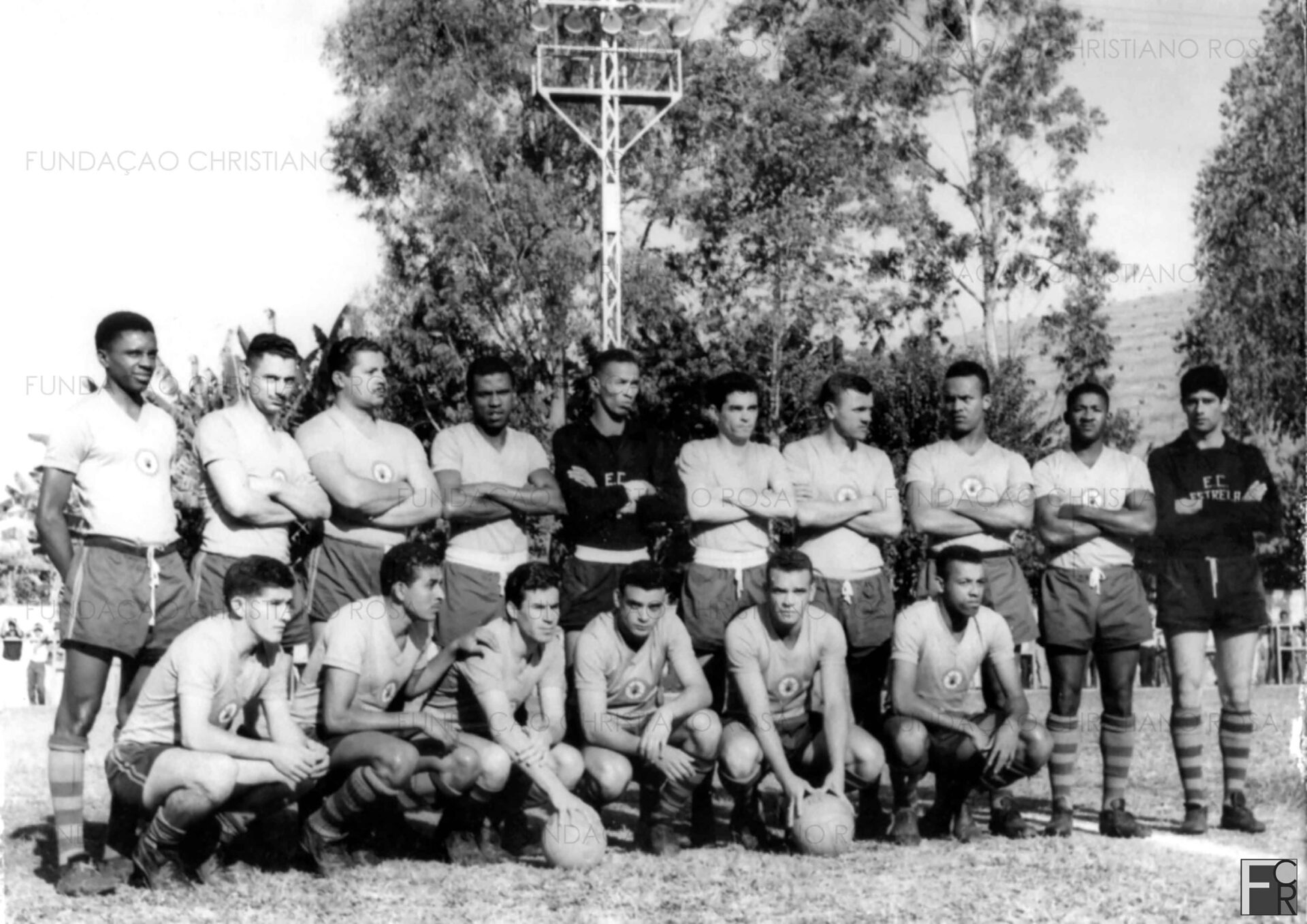 Equipe do Esporte Clube Estrela campeã da 2ª Divisão 1961: Em pé, a partir da esquerda: Mário, Ivo, Cotinho, Giba, Goular, Ney, Didi, Daniel, Batista e Celso Torino. Agachados, a partir da esquerda: Geninho, Barbará. Ely, Ivan, Ilto e Pingo.