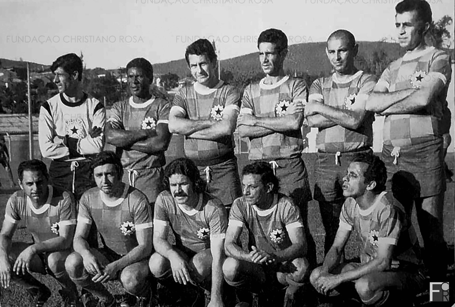 Estrela Futebol Clube. Em pé, a partir da esquerda: Celso Torino, ?, Pedrinho, Canhoto, Toninho e Adão. Agachado, a partir da esquerda: Ivo, ?, Eli, Floriano e Ciro.