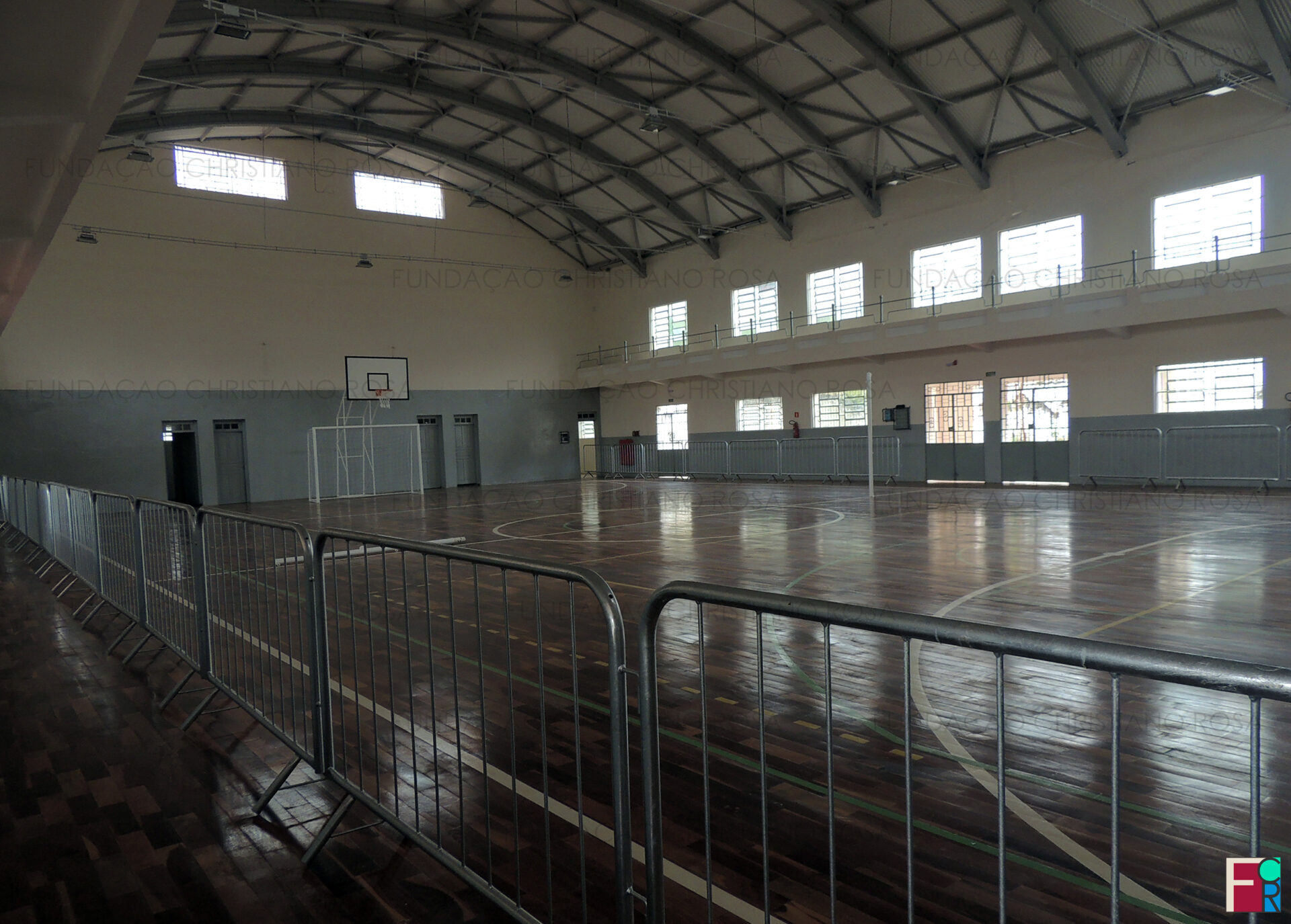 Interior do Ginásio de Esportes Duque de Caxias, em Piquete, SP.