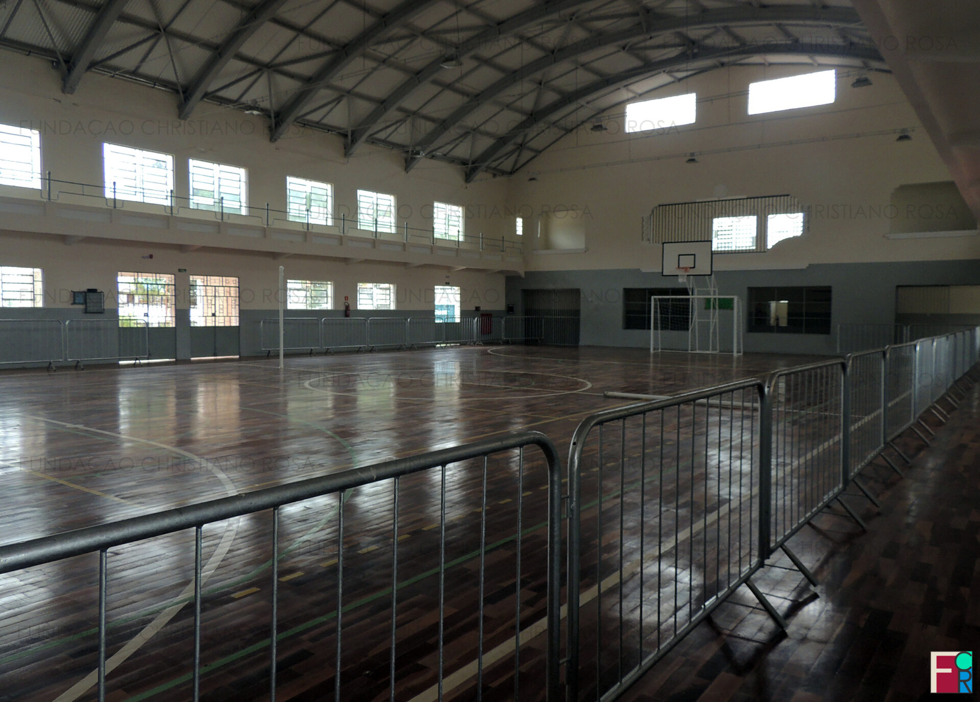 Interior do Ginásio de Esportes Duque de Caxias, em Piquete, SP.