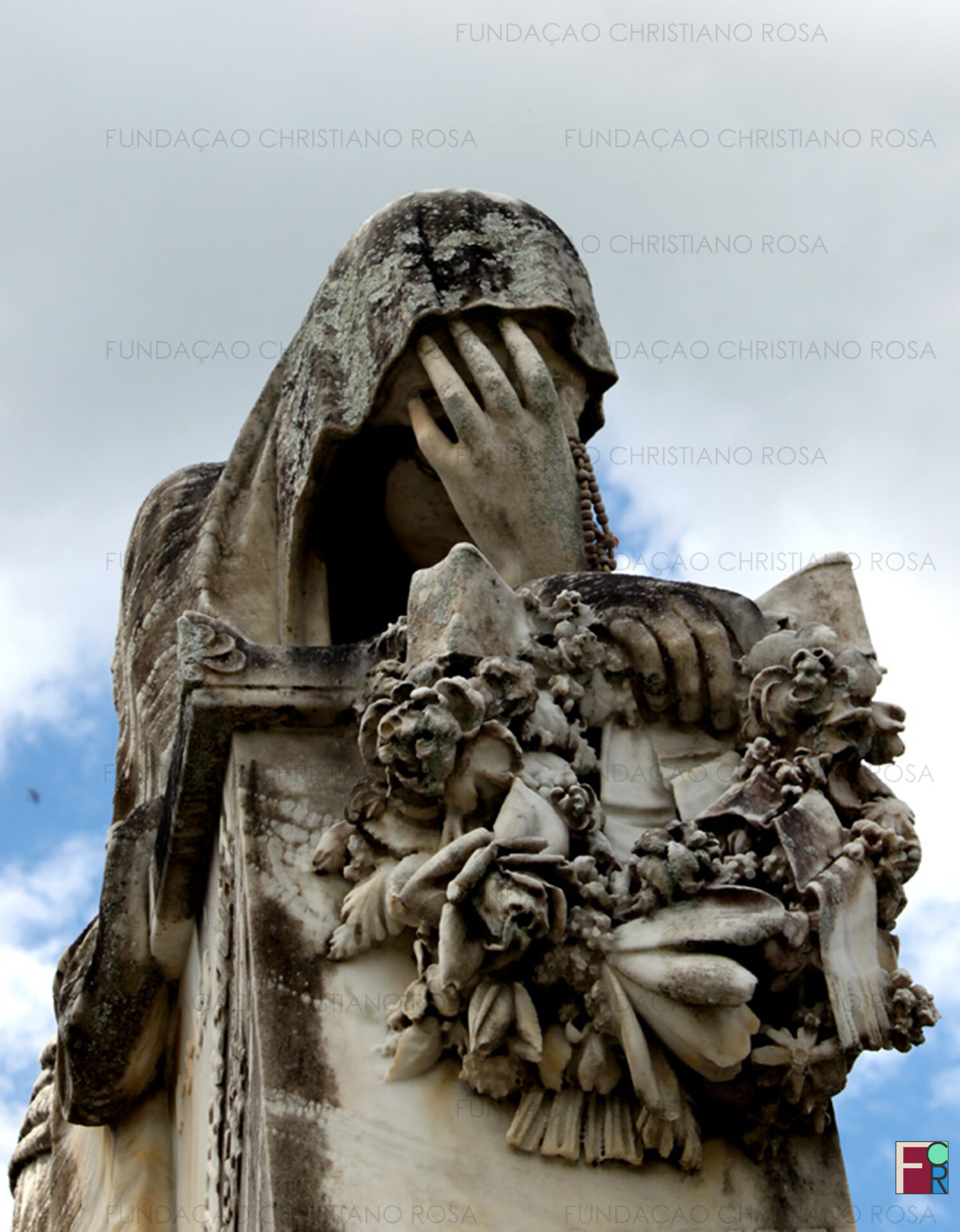 Detalhe de “Alegoria à Saudade”, obra que ornamenta o túmulo de Odila Bittencourt, filha do primeiro prefeito de Piquete, falecida em Washington, EUA, em 1914.