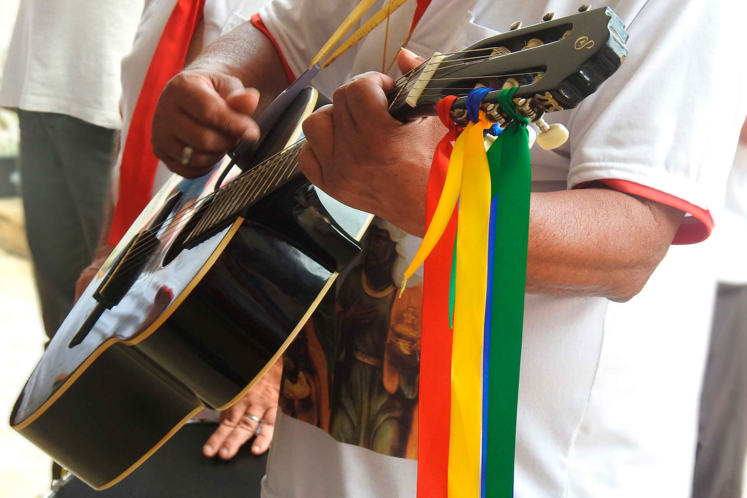Detalhe dos instrumentos do Grupo Folia de Reis Menino Deus.