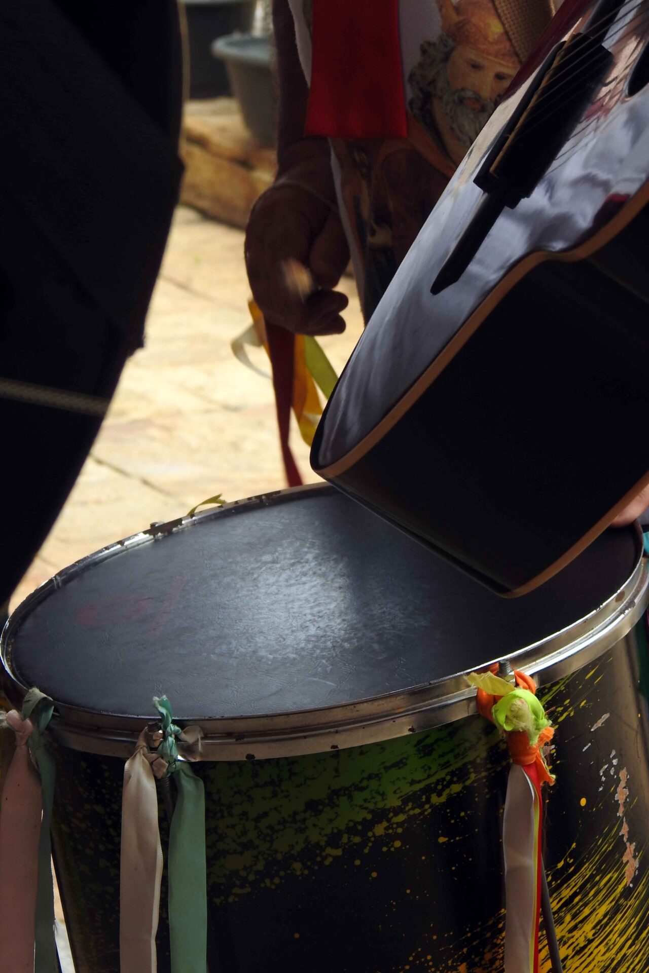 Detalhe dos instrumentos do Grupo Folia de Reis Menino Deus.
