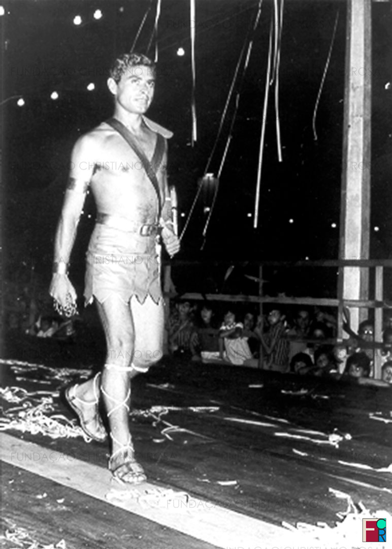 Concurso de fantasias de Carnaval da década de 1960, em Piquete, SP.