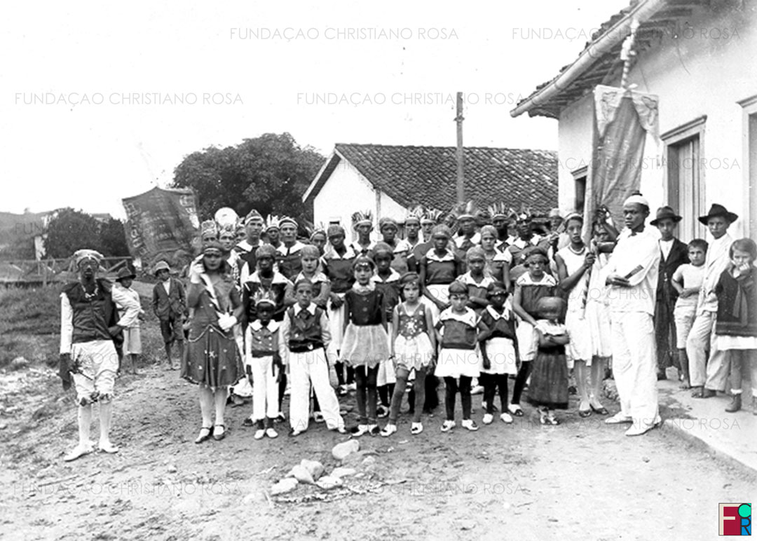 Bloco Guarany - Carnaval de 1931., Foto tirada à Rua da Mantiqueira, atual A. Conselheiro Rodrigues Alves.