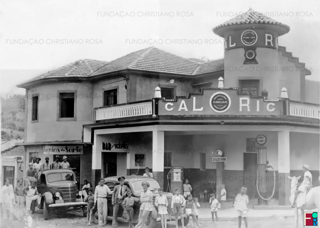 Na manhã de domingo, 18 de agosto de 1940, aconteceu a inauguração, na recém-inaugurada Praça da Bandeira, do Posto de Gasolina Caloric, de propriedade de Miguel Purcino Ferreira. O prédio assobradado tinha, ainda, na parte superior, um amplo salão e, ao lado do posto, bar e padaria.