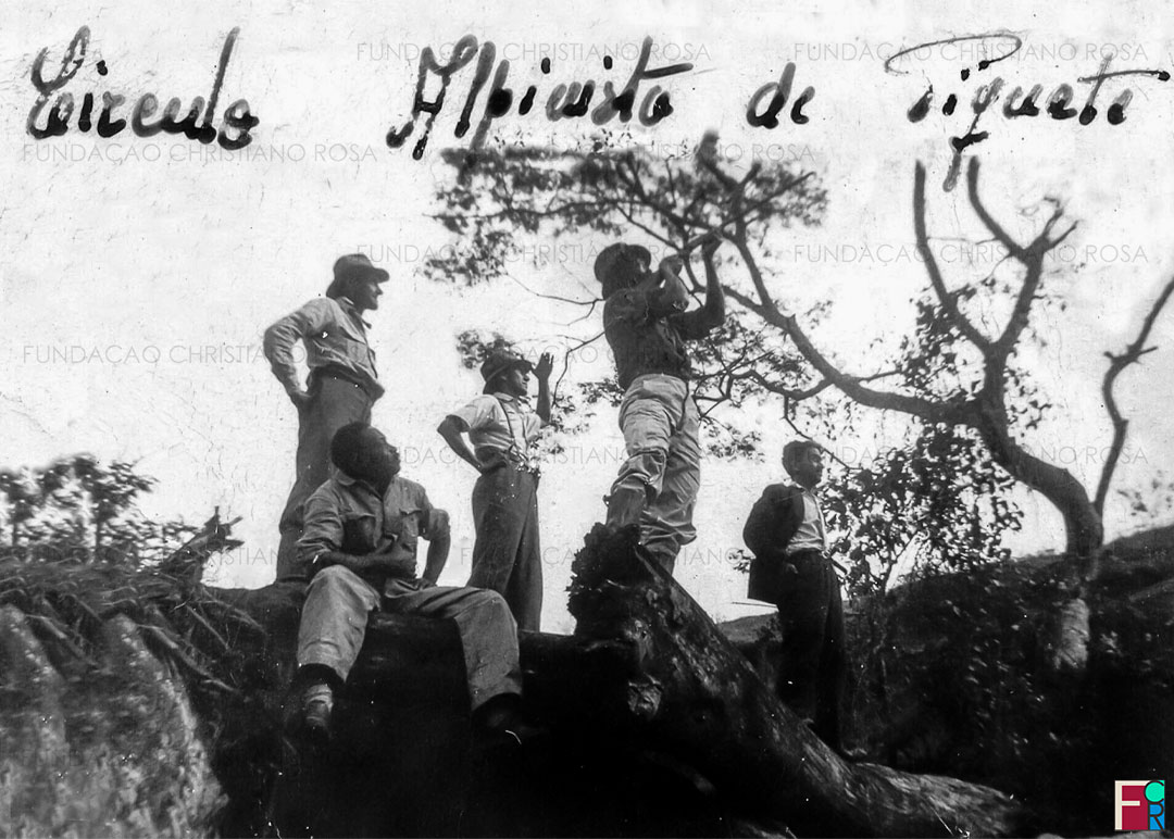 Grupo que subiu o Pico dos Marins em 9 de julho de 1946.