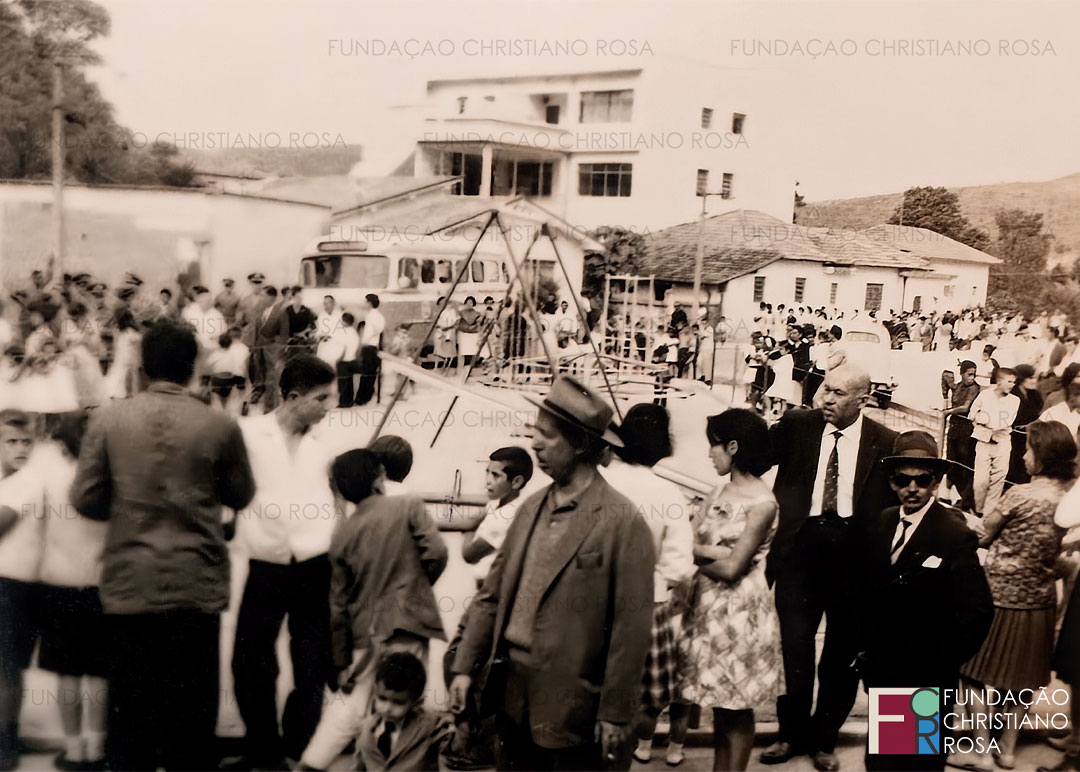 Em 15 de junho de 1963 foi inaugurada a Praça José Vieira Soares, em frente ao Mercado Municipal, com um parque infantil doado pela diretor da FPV.