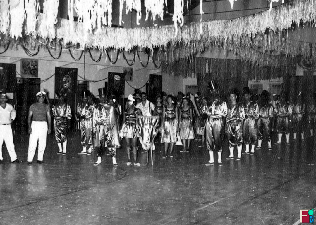 Bloco de Carnaval no Elefante Branco, em Piquete, SP.