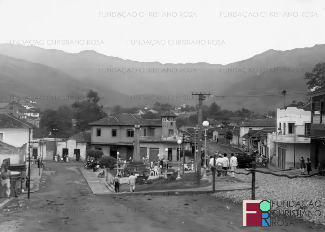 Praça da Bandeira, em foto de 1960. Ao fundo, a Serra da Mantiqueira.