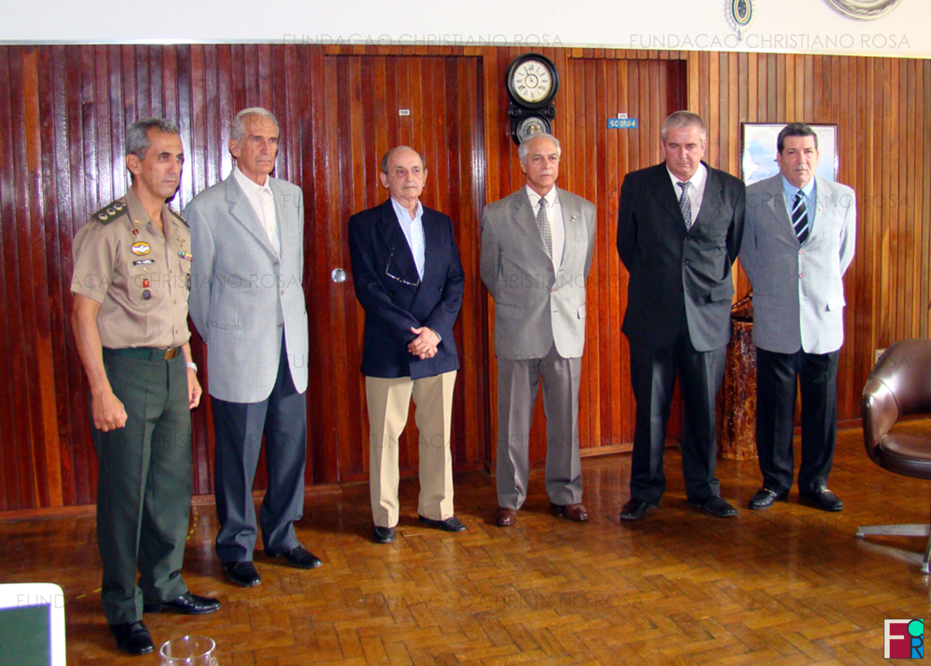 Em março de 2009, o então diretor da FPV, coronel Cel. Weldon Maranhão Massi (à esquerda), recebe seus antecessores no cargo.