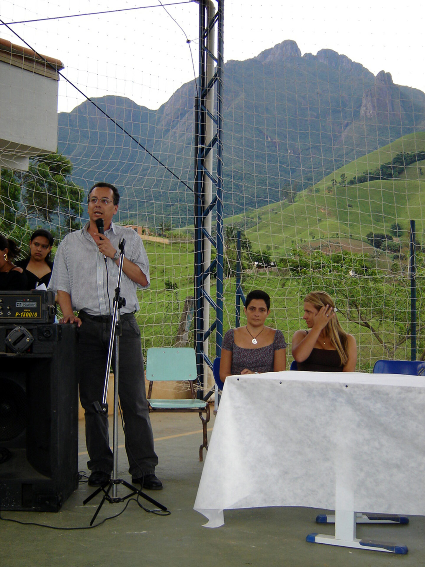 Encerramento de Projeto no Bairro dos Marins – Bairro dos Marins, 27-11-2004 – Dr. Antônio Carlos Monteiro Chaves, Diretor Executivo da FCR