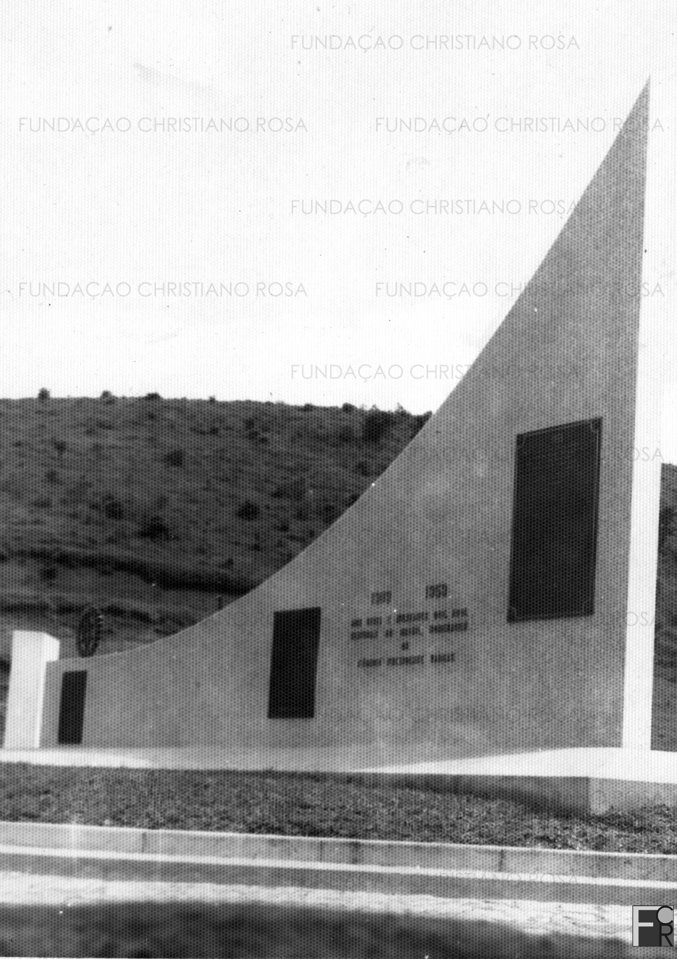 O Marco do Cinquentenário da FPV, inaugurado em 15 de março de 1959.