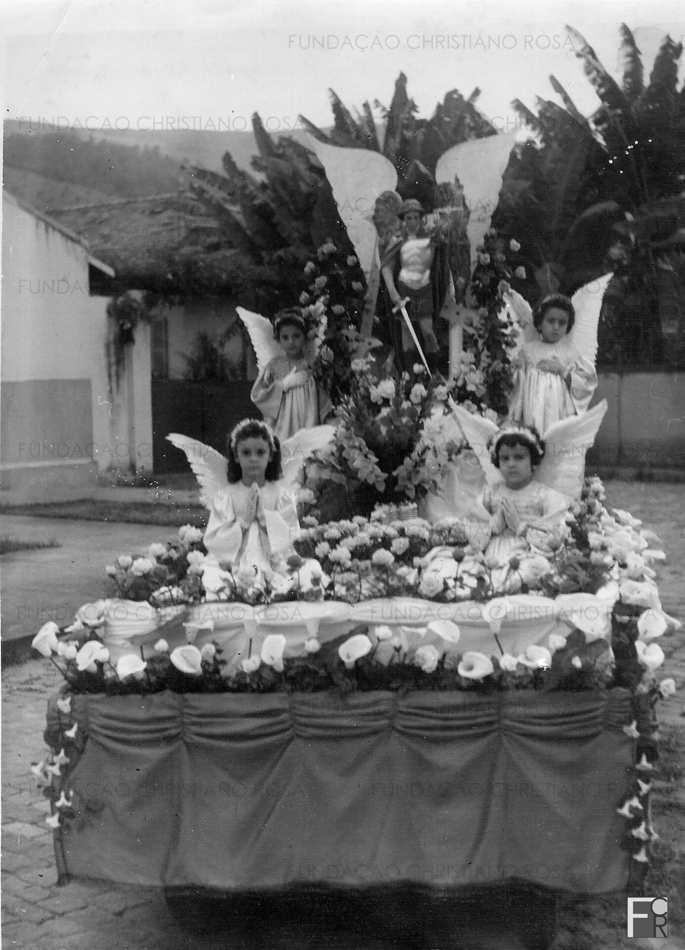 Procissão de São Miguel Arcanjo, em Piquete, SP.