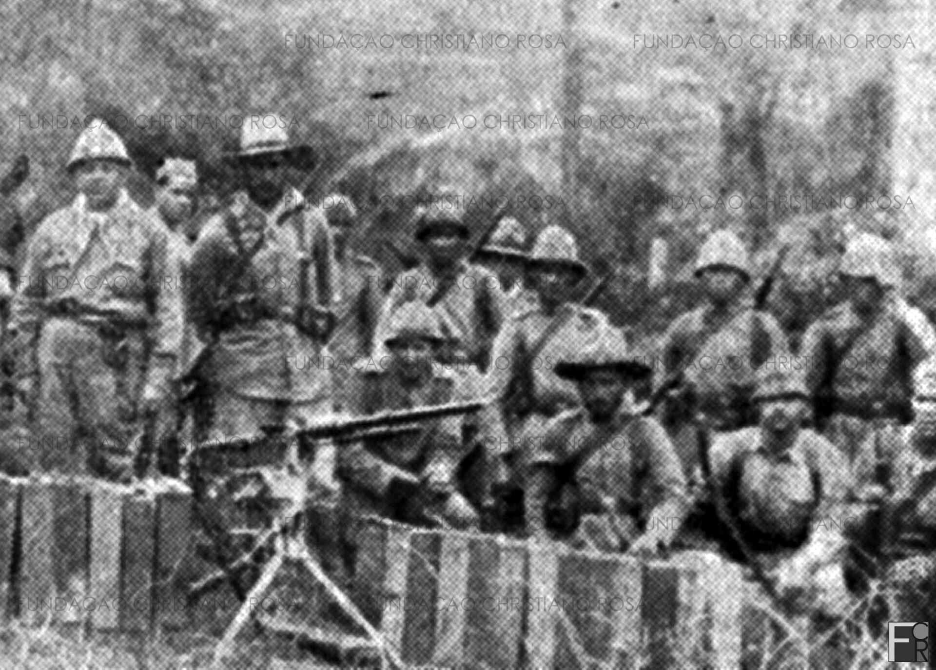 Trincheira de soldados constitucionalistas na região de Piquete, SP.