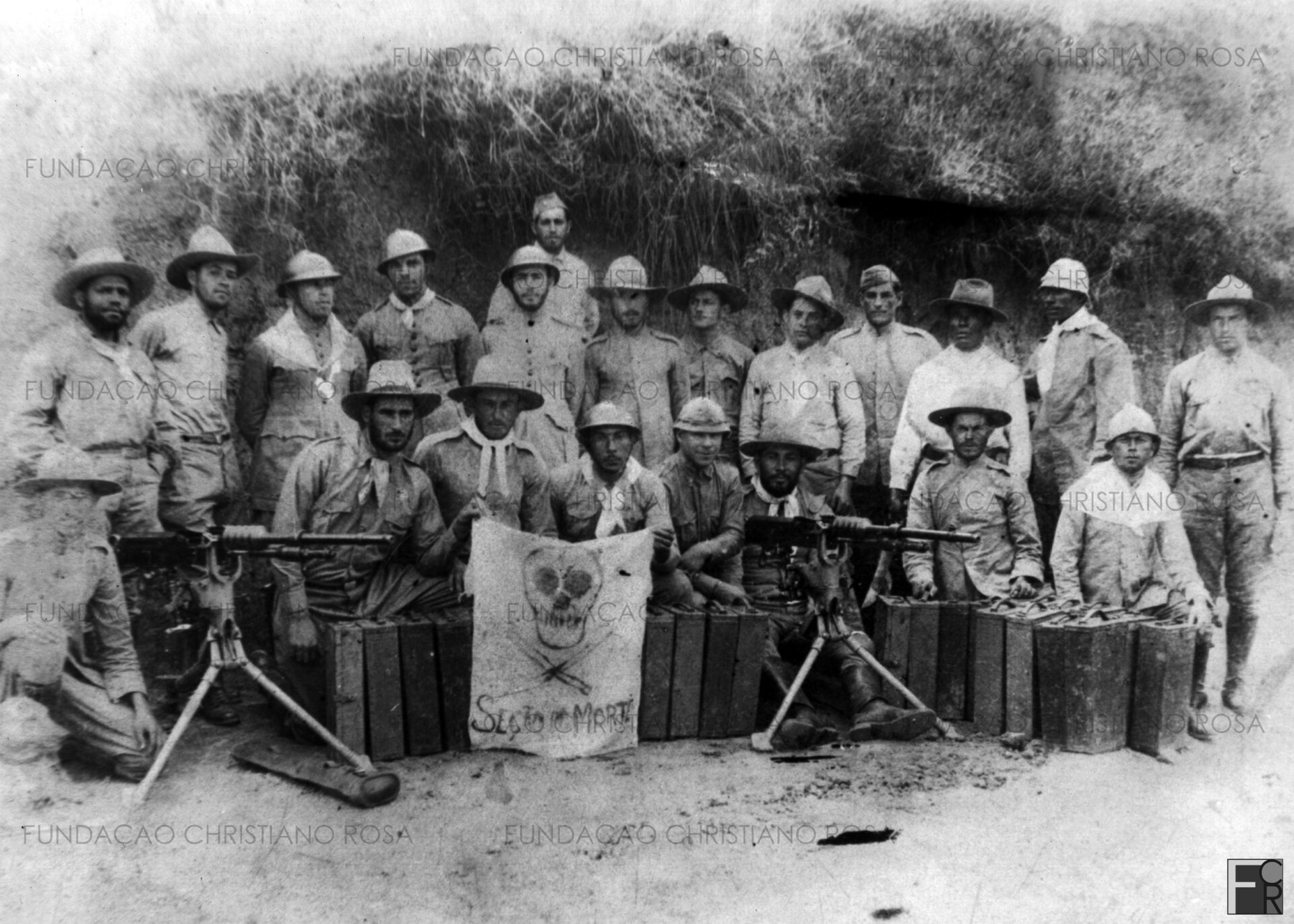 “Pelotão da Morte”, em Piquete, SP. Esse pelotão era constituído de soldados reservistas do 6º RI. Sua missão era de reconhecer terrenos de ataque.