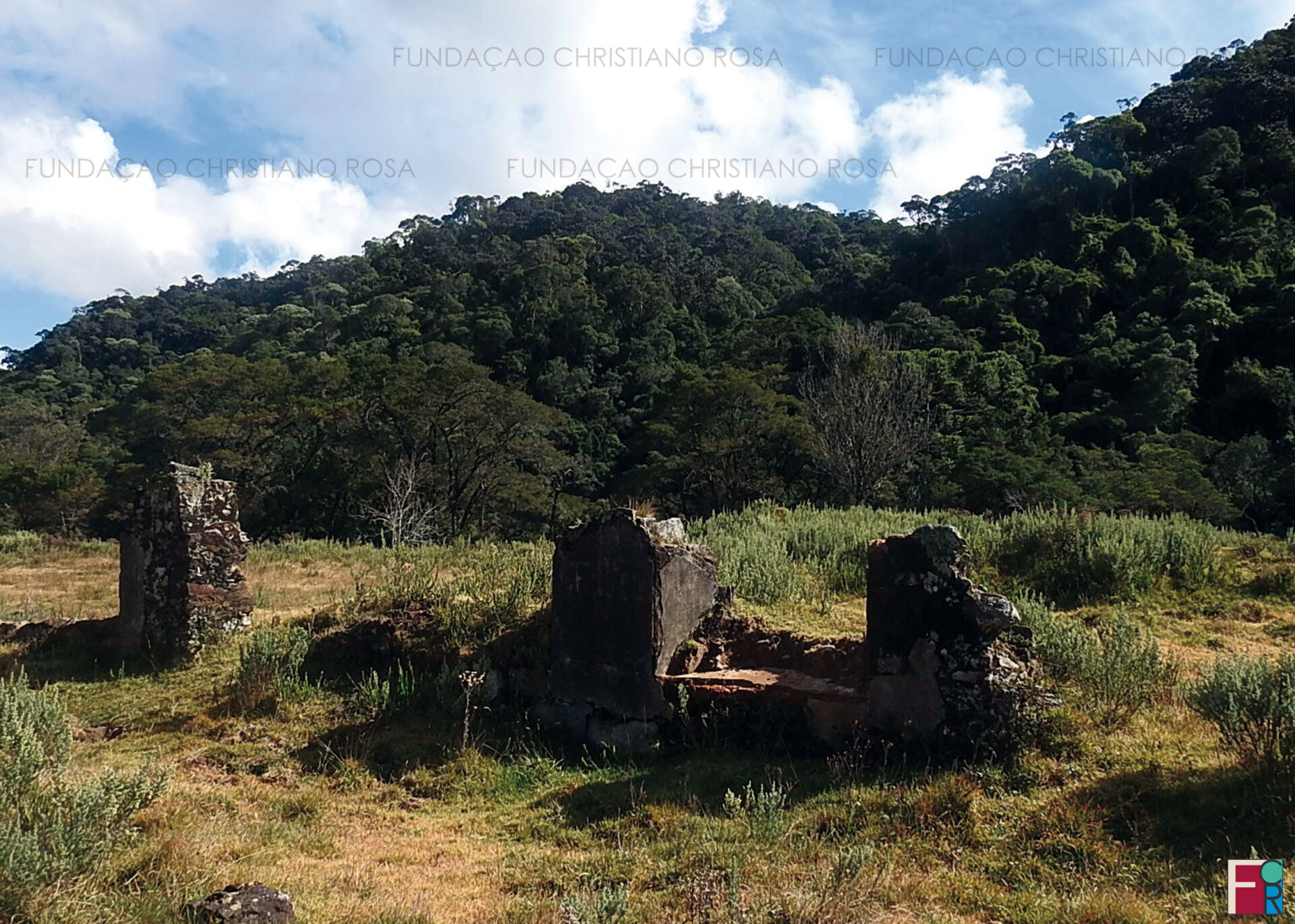 Ruínas do Sanatório Militar em foto de Maio de 2022.