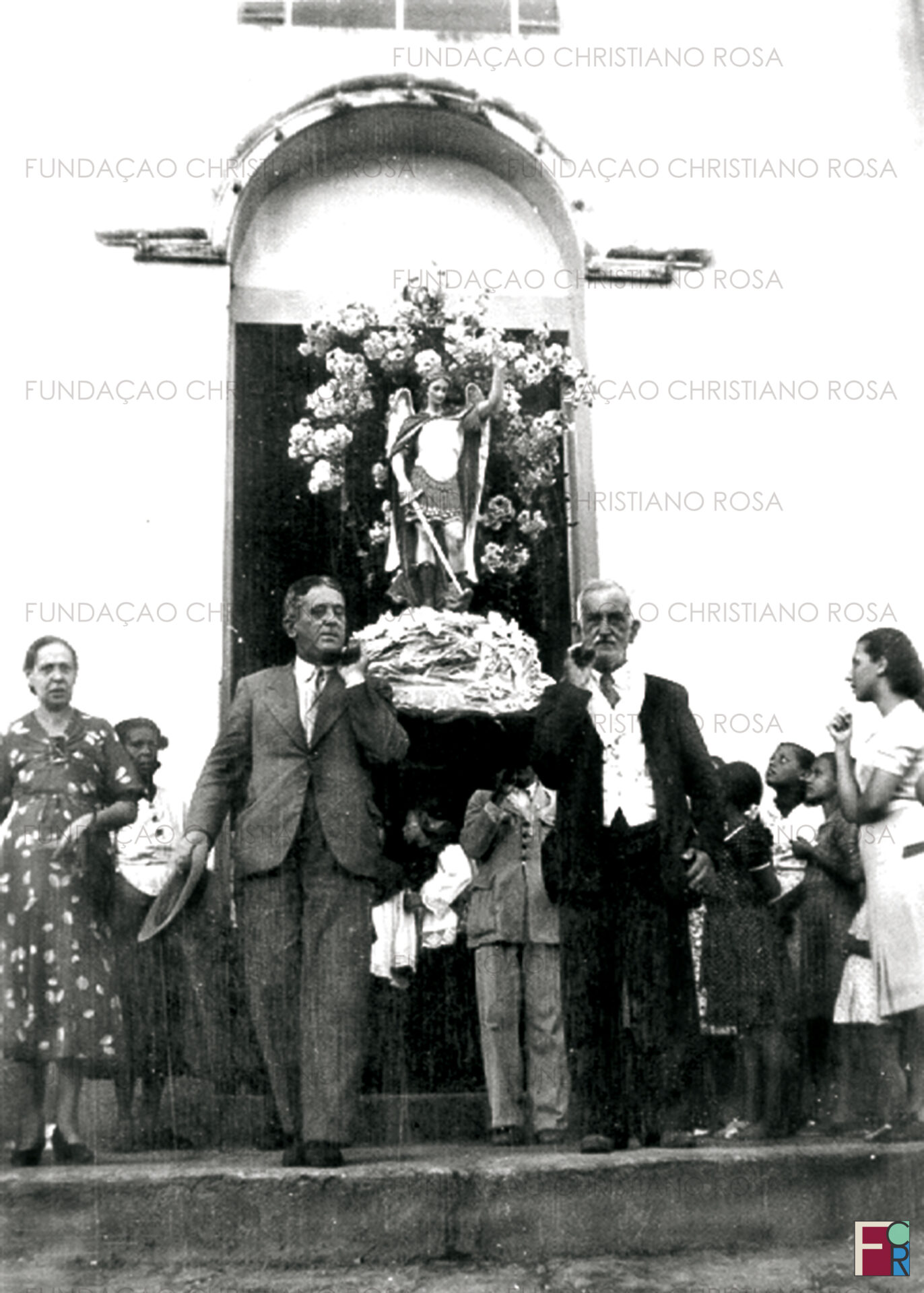 Procissão de São Miguel no início da década de 1940.